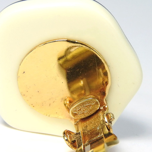 CHANEL Black Logo Earrings - Picture 6 of 7